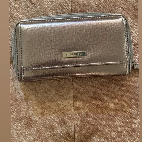 Nine West wallet - Picture 1 of 1